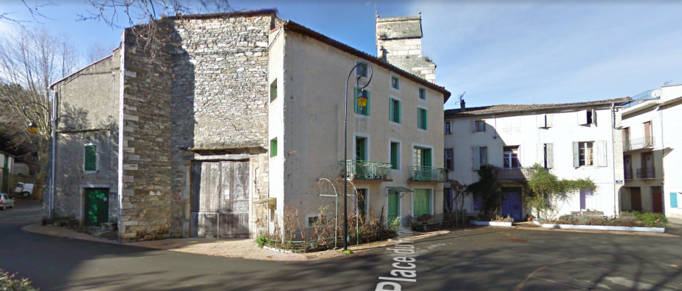 Vue d’ensemble de l’église depuis la place du Foiralet