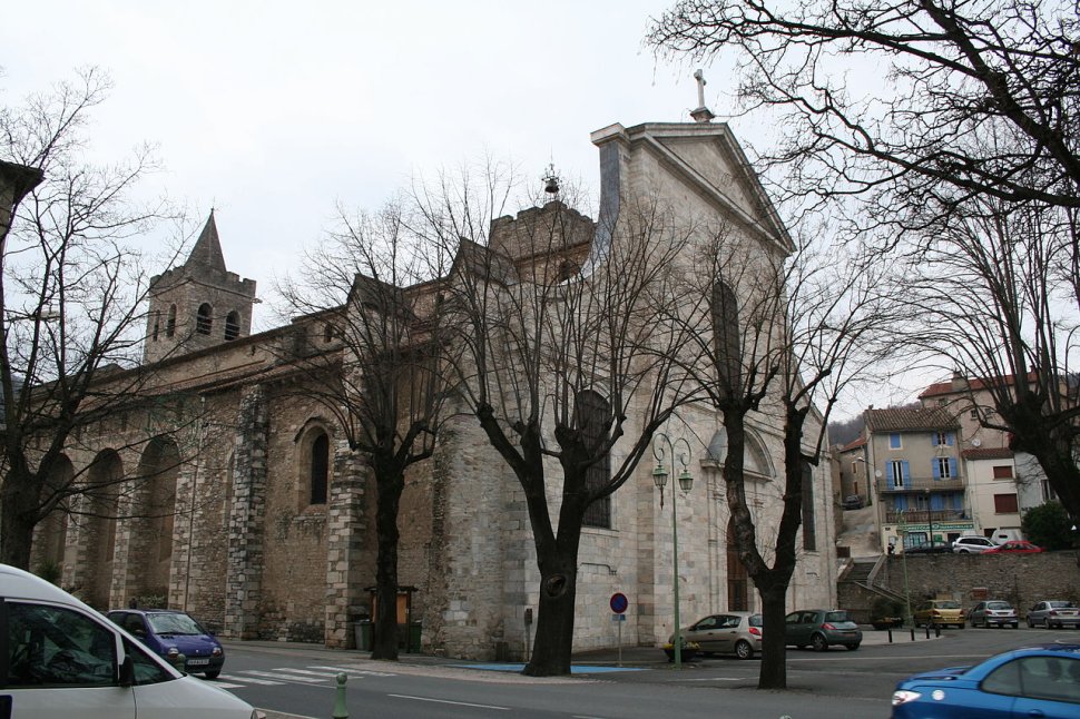 La Cathédrale en hiver depuis la Grand Rue